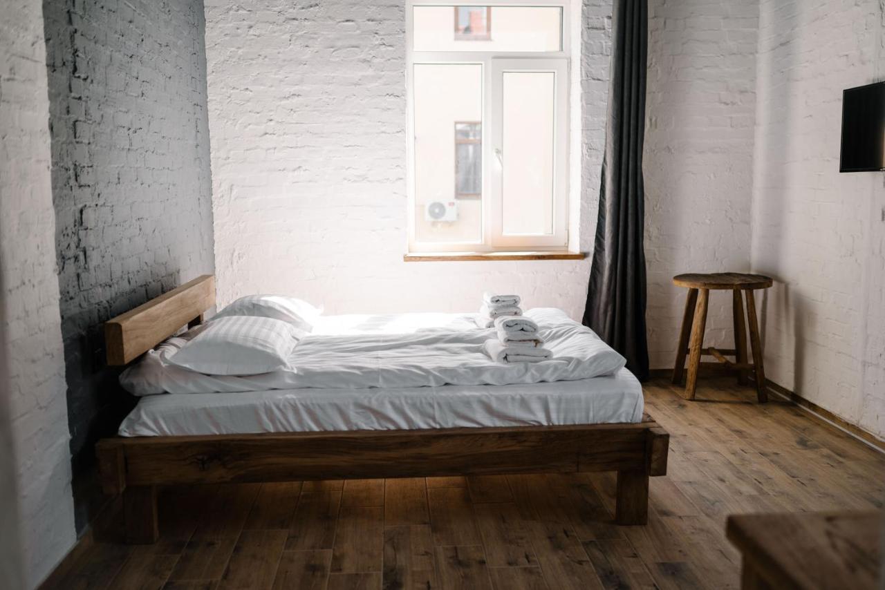 Hotel Dynasty Kamianets-Podilsky Extérieur photo