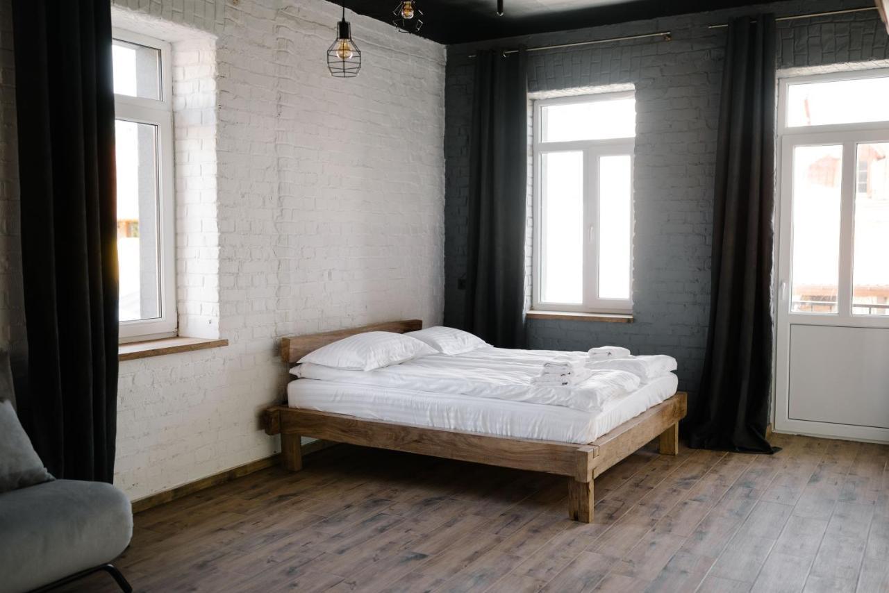 Hotel Dynasty Kamianets-Podilsky Extérieur photo