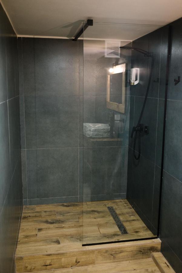 Hotel Dynasty Kamianets-Podilsky Extérieur photo