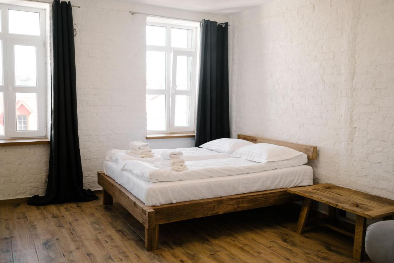 Hotel Dynasty Kamianets-Podilsky Extérieur photo