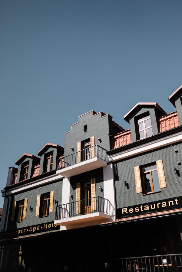 Hotel Dynasty Kamianets-Podilsky Extérieur photo