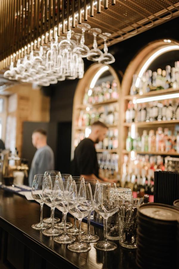 Hotel Dynasty Kamianets-Podilsky Extérieur photo