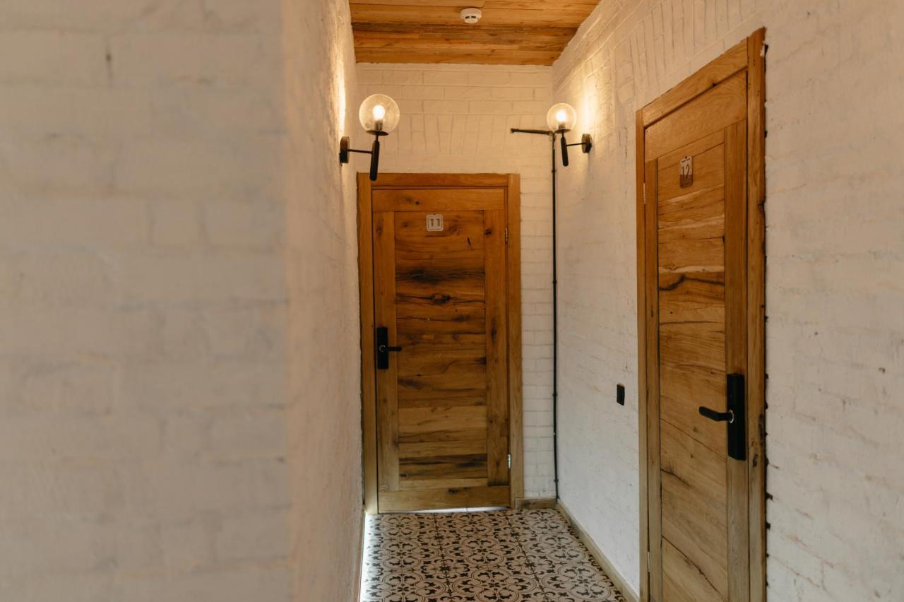 Hotel Dynasty Kamianets-Podilsky Extérieur photo
