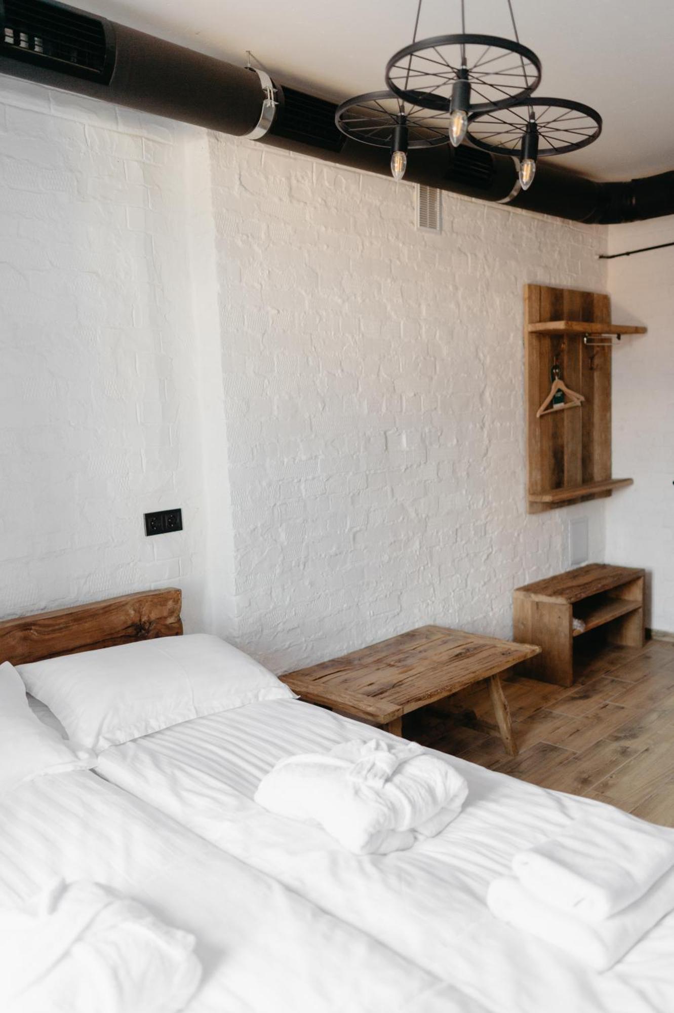 Hotel Dynasty Kamianets-Podilsky Extérieur photo